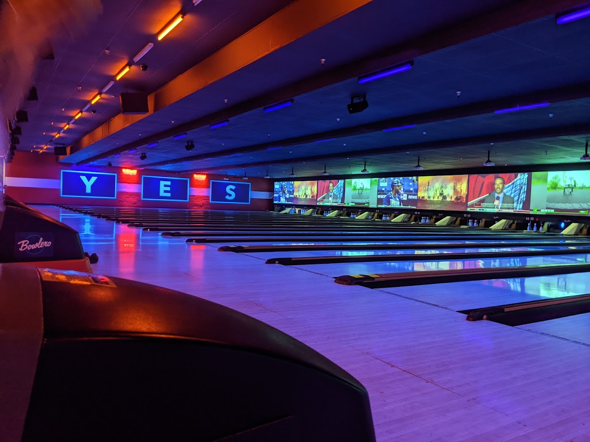 Bowlero Norco